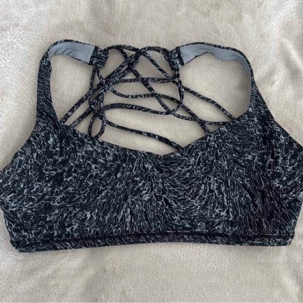 LULULEMON | free to be wild Sports Bra | 10 | Black & White Design
